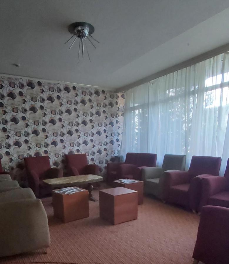 In Hotel Hajdúszoboszló Εξωτερικό φωτογραφία