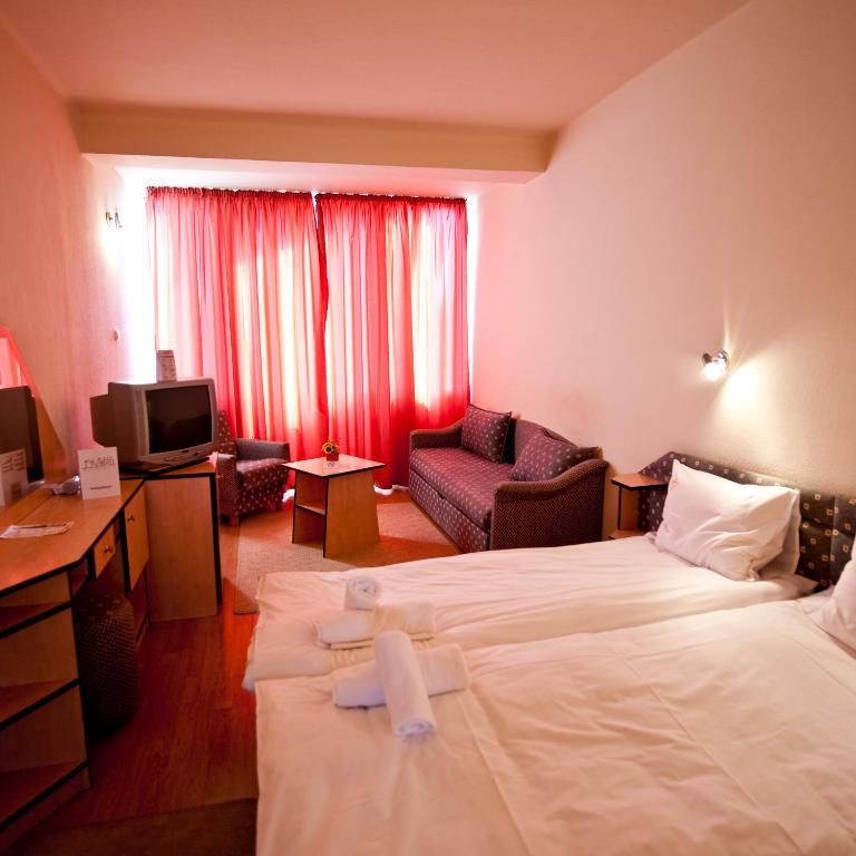 In Hotel Hajdúszoboszló Δωμάτιο φωτογραφία