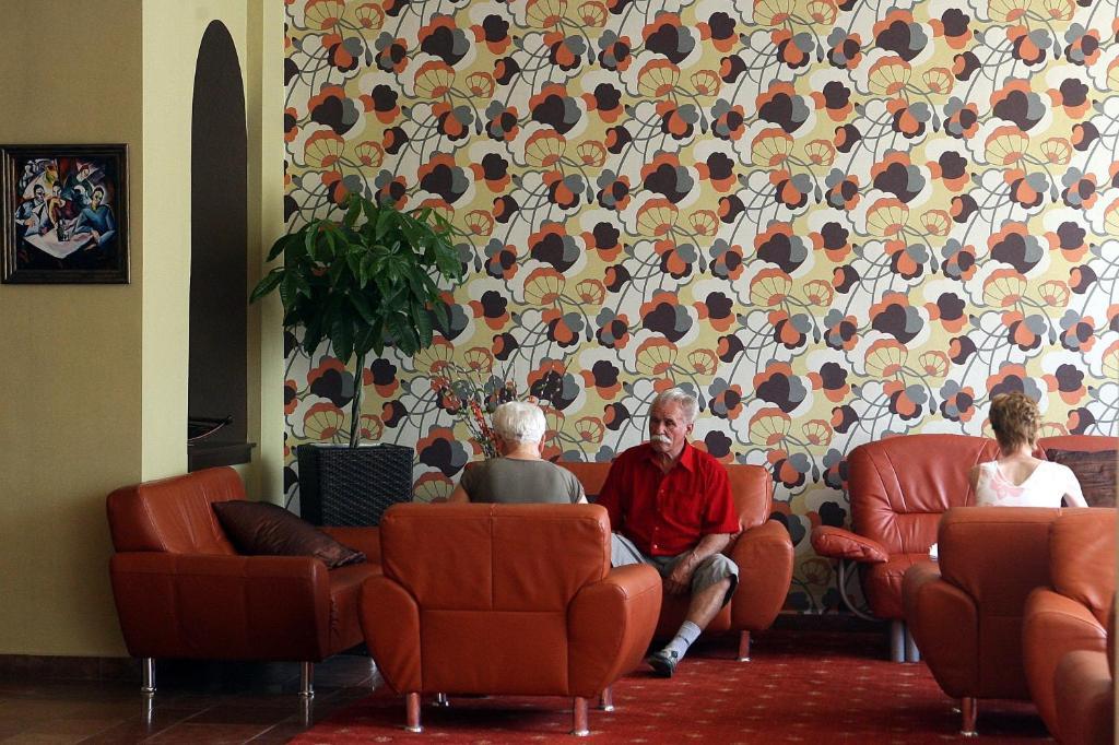 In Hotel Hajdúszoboszló Εξωτερικό φωτογραφία
